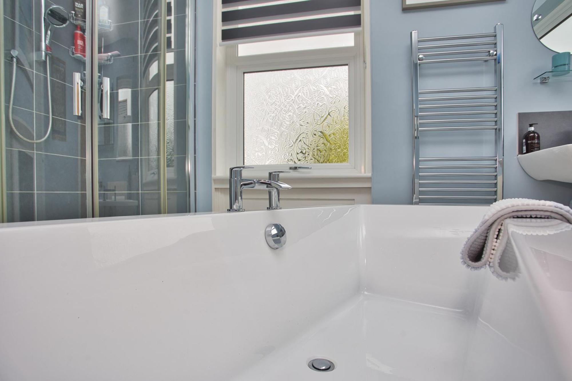 Spacious Seaside Escape In The Heart Of Deal, 4 Mins From The Beach Eksteriør bilde