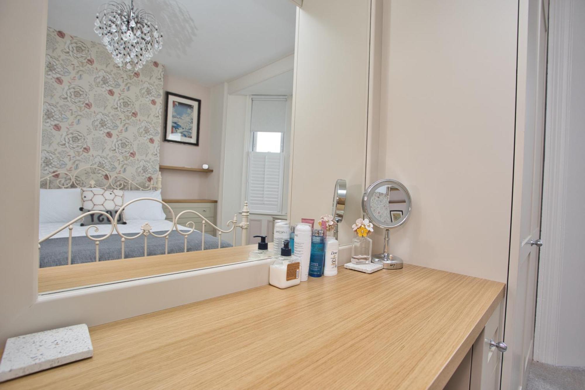 Spacious Seaside Escape In The Heart Of Deal, 4 Mins From The Beach Eksteriør bilde