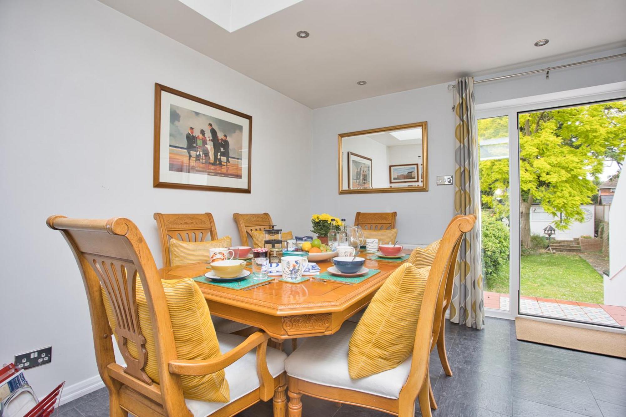 Spacious Seaside Escape In The Heart Of Deal, 4 Mins From The Beach Eksteriør bilde